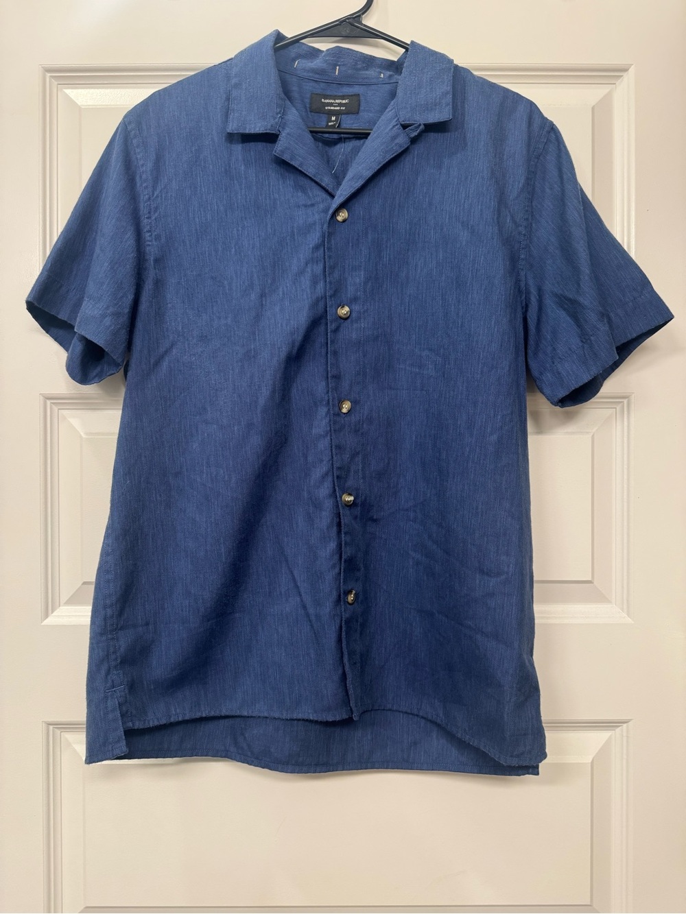 Banana Republic Men's Blue Short-Sleeve Camp Collar Button-Up Shirt
